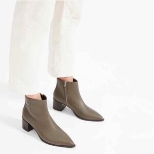 Everlane The Boss Boot in Pebbled Taupe Leather Ankle Bootie Size 11 EUC